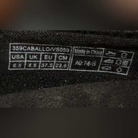 🖤 NWOB! Vionic Snakeskin Pointed Flats - Picture 5 of 5